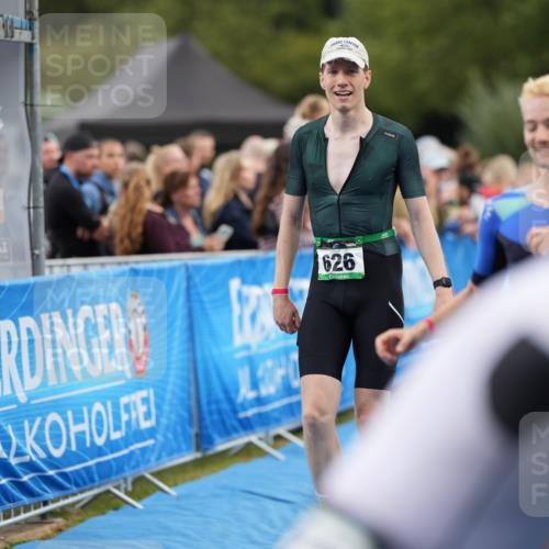 30.08.2026 - Elbe Triathlon Hamburg LAZAROV Photography http://msf.ph/oto/10027554 30.08.2026 11:09:56 Ziel 626, 1060 meine-sportfotos.de