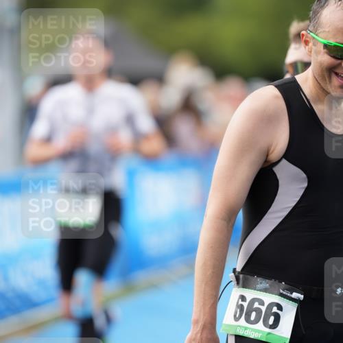 30.08.2026 - Elbe Triathlon Hamburg LAZAROV Photography http://msf.ph/oto/10027580 30.08.2026 11:10:58 Ziel 566 meine-sportfotos.de