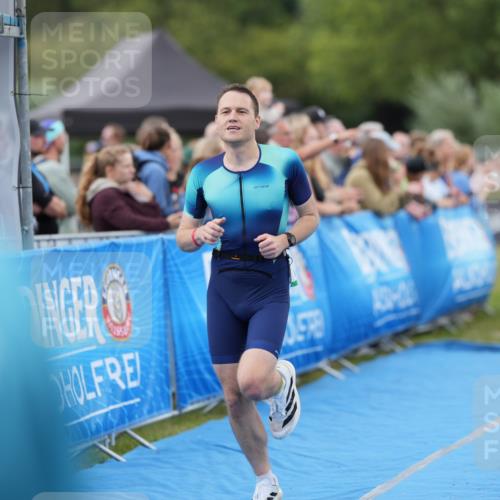 30.08.2026 - Elbe Triathlon Hamburg LAZAROV Photography http://msf.ph/oto/10027587 30.08.2026 11:11:39 Ziel 638, 700 meine-sportfotos.de