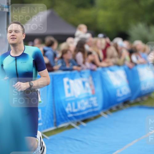 30.08.2026 - Elbe Triathlon Hamburg LAZAROV Photography http://msf.ph/oto/10027589 30.08.2026 11:11:40 Ziel 638, 700 meine-sportfotos.de