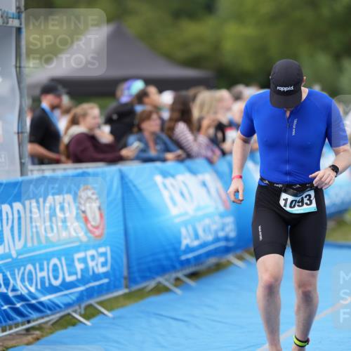 30.08.2026 - Elbe Triathlon Hamburg LAZAROV Photography http://msf.ph/oto/10027620 30.08.2026 11:12:49 Ziel 773, 1093, 1097 meine-sportfotos.de
