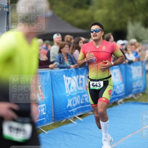 30.08.2026 - Elbe Triathlon Hamburg LAZAROV Photography http://msf.ph/oto/10027661 30.08.2026 11:13:47 Ziel 643, 724 meine-sportfotos.de