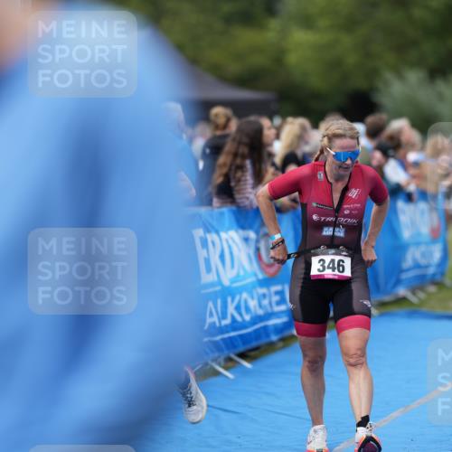 30.08.2026 - Elbe Triathlon Hamburg LAZAROV Photography http://msf.ph/oto/10027698 30.08.2026 11:15:09 Ziel 346, 636, 1099 meine-sportfotos.de