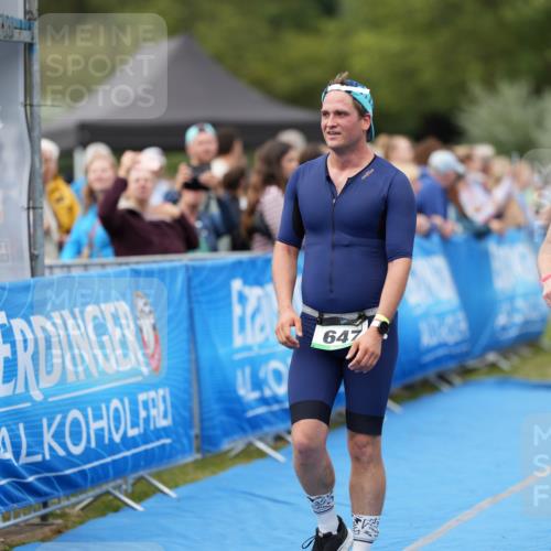 30.08.2026 - Elbe Triathlon Hamburg LAZAROV Photography http://msf.ph/oto/10027709 30.08.2026 11:15:34 Ziel 617, 647, 1027, 1080 meine-sportfotos.de