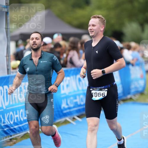 30.08.2026 - Elbe Triathlon Hamburg LAZAROV Photography http://msf.ph/oto/10027771 30.08.2026 11:17:50 Ziel 441, 1066, 1359 meine-sportfotos.de