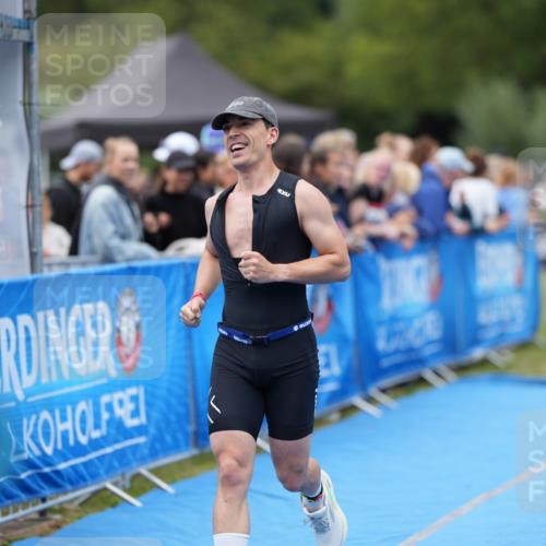 30.08.2026 - Elbe Triathlon Hamburg LAZAROV Photography http://msf.ph/oto/10027780 30.08.2026 11:18:10 Ziel 984, 1084 meine-sportfotos.de