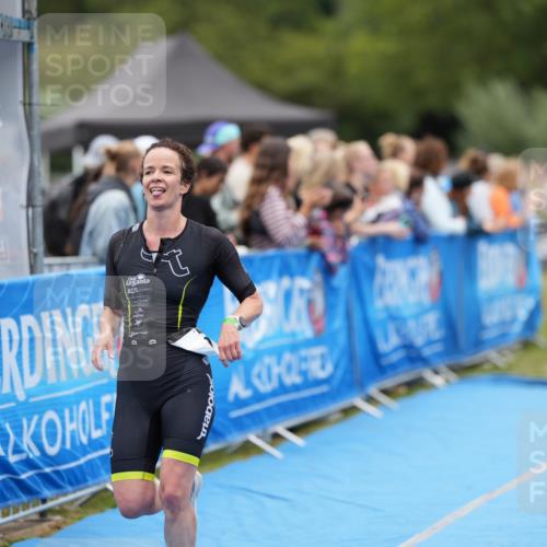 30.08.2026 - Elbe Triathlon Hamburg LAZAROV Photography http://msf.ph/oto/10027820 30.08.2026 11:19:36 Ziel 950, 1091, 1108, 1111 meine-sportfotos.de