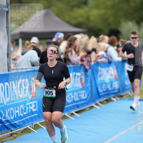 30.08.2026 - Elbe Triathlon Hamburg LAZAROV Photography http://msf.ph/oto/10027822 30.08.2026 11:19:39 Ziel 950, 1091, 1108, 1111 meine-sportfotos.de