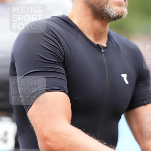 30.08.2026 - Elbe Triathlon Hamburg LAZAROV Photography http://msf.ph/oto/10027861 30.08.2026 11:20:43 Ziel 886, 1059, 1101 meine-sportfotos.de