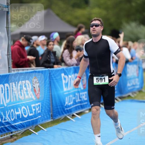 30.08.2026 - Elbe Triathlon Hamburg LAZAROV Photography http://msf.ph/oto/10027889 30.08.2026 11:21:34 Ziel 540, 591, 1025 meine-sportfotos.de