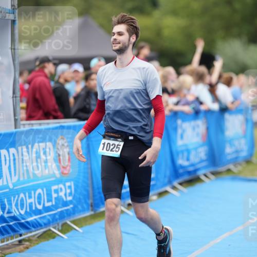 30.08.2026 - Elbe Triathlon Hamburg LAZAROV Photography http://msf.ph/oto/10027893 30.08.2026 11:21:37 Ziel 400, 540, 591, 1025 meine-sportfotos.de