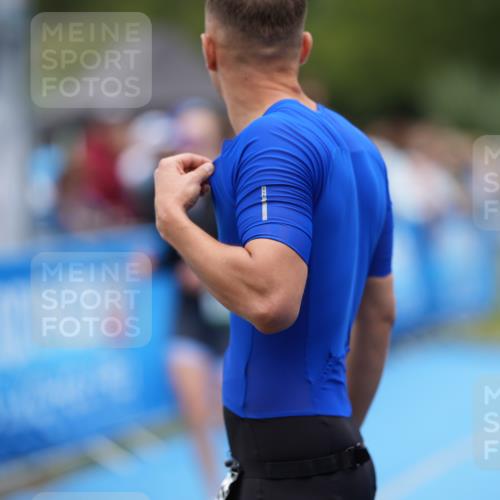 30.08.2026 - Elbe Triathlon Hamburg LAZAROV Photography http://msf.ph/oto/10027928 30.08.2026 11:22:42 Ziel 455, 853, 1210 meine-sportfotos.de