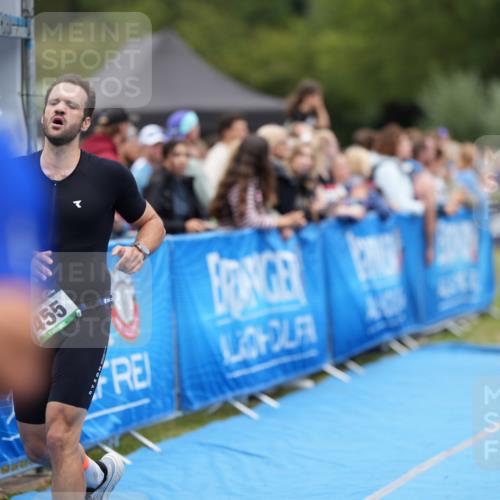30.08.2026 - Elbe Triathlon Hamburg LAZAROV Photography http://msf.ph/oto/10027932 30.08.2026 11:22:46 Ziel 455, 853, 1210 meine-sportfotos.de