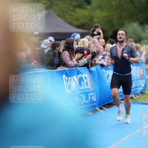 30.08.2026 - Elbe Triathlon Hamburg LAZAROV Photography http://msf.ph/oto/10027938 30.08.2026 11:23:19 Ziel 596, 693, 1040 meine-sportfotos.de