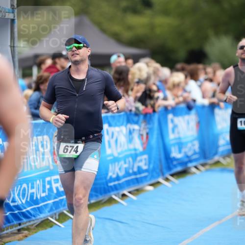30.08.2026 - Elbe Triathlon Hamburg LAZAROV Photography http://msf.ph/oto/10027987 30.08.2026 11:24:25 Ziel 608, 674, 898, 1022, 1073 meine-sportfotos.de