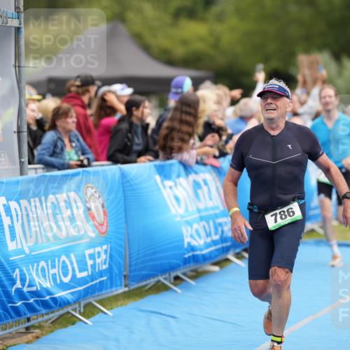 30.08.2026 - Elbe Triathlon Hamburg LAZAROV Photography http://msf.ph/oto/10028006 30.08.2026 11:25:01 Ziel 605, 712, 736, 786, 1208 meine-sportfotos.de
