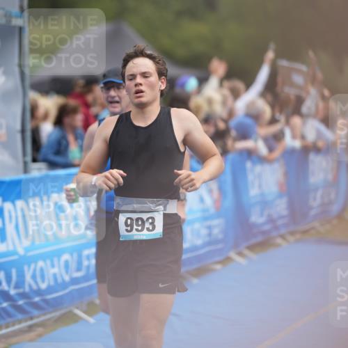 30.08.2026 - Elbe Triathlon Hamburg LAZAROV Photography http://msf.ph/oto/10028015 30.08.2026 11:25:17 Ziel 475, 618, 721, 783, 993, 1007 meine-sportfotos.de