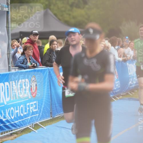 30.08.2026 - Elbe Triathlon Hamburg LAZAROV Photography http://msf.ph/oto/10028029 30.08.2026 11:25:50 Ziel 556, 576, 948 meine-sportfotos.de