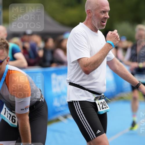 30.08.2026 - Elbe Triathlon Hamburg LAZAROV Photography http://msf.ph/oto/10028043 30.08.2026 11:26:23 Ziel 1079, 1198, 1217 meine-sportfotos.de