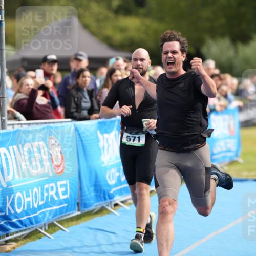 30.08.2026 - Elbe Triathlon Hamburg LAZAROV Photography http://msf.ph/oto/10028057 30.08.2026 11:26:49 Ziel 571, 1119, 1203, 1224 meine-sportfotos.de