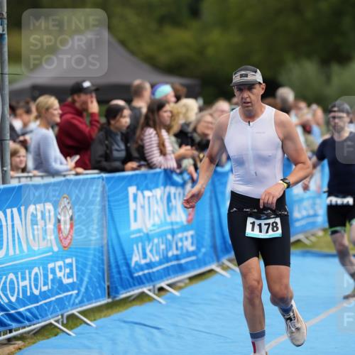 30.08.2026 - Elbe Triathlon Hamburg LAZAROV Photography http://msf.ph/oto/10028079 30.08.2026 11:27:32 Ziel 672, 1121, 1134, 1178 meine-sportfotos.de