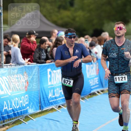 30.08.2026 - Elbe Triathlon Hamburg LAZAROV Photography http://msf.ph/oto/10028082 30.08.2026 11:27:35 Ziel 672, 1121, 1134, 1178 meine-sportfotos.de