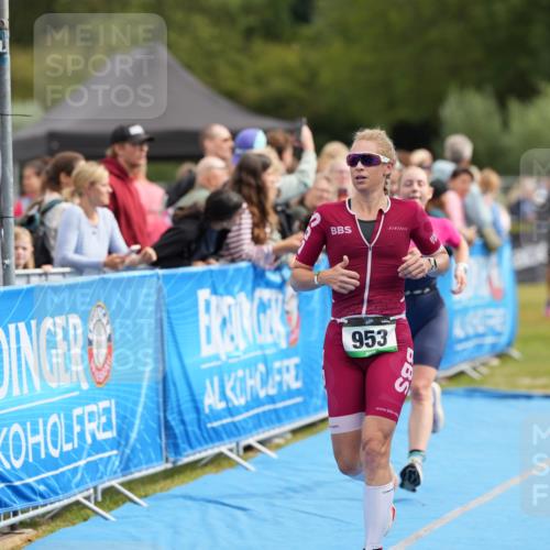 30.08.2026 - Elbe Triathlon Hamburg LAZAROV Photography http://msf.ph/oto/10028091 30.08.2026 11:27:54 Ziel 587, 874, 953, 1065, 1068 meine-sportfotos.de