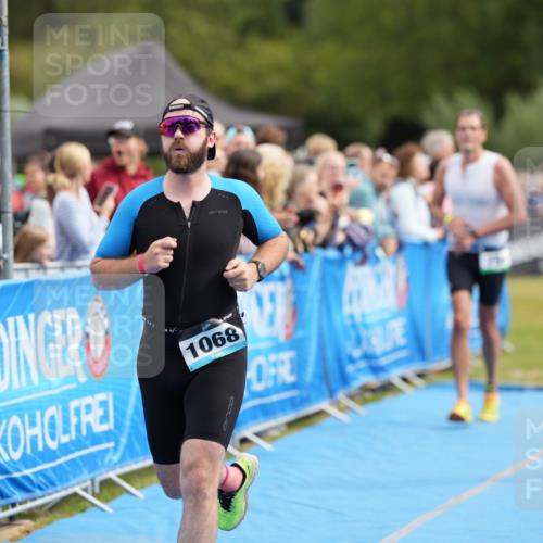 30.08.2026 - Elbe Triathlon Hamburg LAZAROV Photography http://msf.ph/oto/10028100 30.08.2026 11:28:03 Ziel 587, 754, 1065, 1068, 1103 meine-sportfotos.de