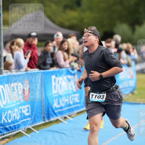 30.08.2026 - Elbe Triathlon Hamburg LAZAROV Photography http://msf.ph/oto/10028102 30.08.2026 11:28:04 Ziel 754, 1068, 1103 meine-sportfotos.de