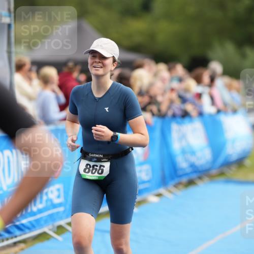 30.08.2026 - Elbe Triathlon Hamburg LAZAROV Photography http://msf.ph/oto/10028119 30.08.2026 11:28:38 Ziel 866 meine-sportfotos.de