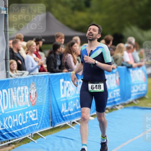 30.08.2026 - Elbe Triathlon Hamburg LAZAROV Photography http://msf.ph/oto/10028132 30.08.2026 11:29:26 Ziel 648, 749, 1078 meine-sportfotos.de