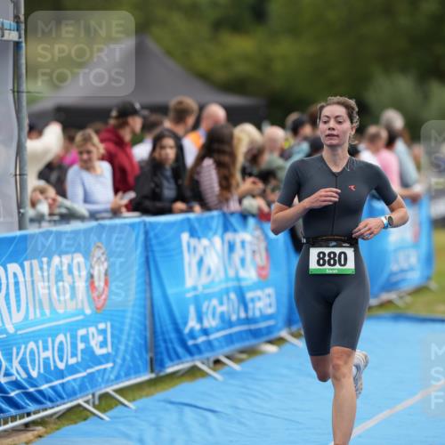 30.08.2026 - Elbe Triathlon Hamburg LAZAROV Photography http://msf.ph/oto/10028145 30.08.2026 11:29:52 Ziel 880, 1092 meine-sportfotos.de