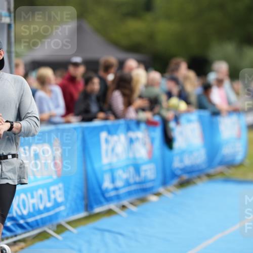 30.08.2026 - Elbe Triathlon Hamburg LAZAROV Photography http://msf.ph/oto/10028150 30.08.2026 11:30:00 Ziel 1092, 1193 meine-sportfotos.de