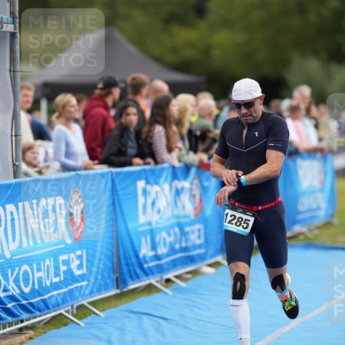 30.08.2026 - Elbe Triathlon Hamburg LAZAROV Photography http://msf.ph/oto/10028157 30.08.2026 11:30:16 Ziel 798, 1081, 1285 meine-sportfotos.de