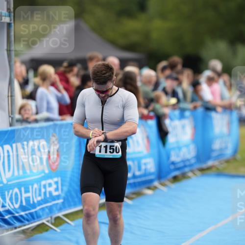 30.08.2026 - Elbe Triathlon Hamburg LAZAROV Photography http://msf.ph/oto/10028168 30.08.2026 11:30:34 Ziel 714, 827, 1150 meine-sportfotos.de