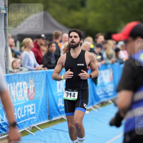 30.08.2026 - Elbe Triathlon Hamburg LAZAROV Photography http://msf.ph/oto/10028173 30.08.2026 11:30:39 Ziel 714, 827, 968, 1012, 1152 meine-sportfotos.de