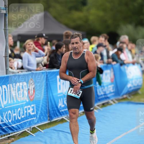 30.08.2026 - Elbe Triathlon Hamburg LAZAROV Photography http://msf.ph/oto/10028189 30.08.2026 11:31:14 Ziel 1352 meine-sportfotos.de