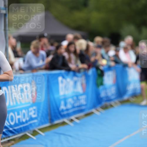 30.08.2026 - Elbe Triathlon Hamburg LAZAROV Photography http://msf.ph/oto/10028197 30.08.2026 11:31:48 Ziel 711, 881, 1308, 1348 meine-sportfotos.de
