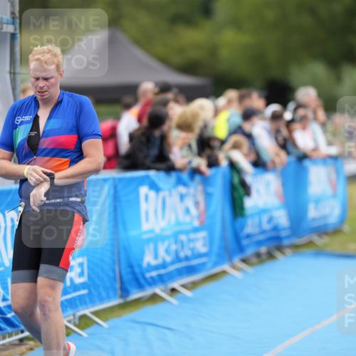 30.08.2026 - Elbe Triathlon Hamburg LAZAROV Photography http://msf.ph/oto/10028245 30.08.2026 11:33:37 Ziel 843, 1126, 1289, 1313 meine-sportfotos.de
