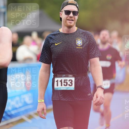 30.08.2026 - Elbe Triathlon Hamburg LAZAROV Photography http://msf.ph/oto/10028268 30.08.2026 11:34:26 Ziel 570, 1149, 1266 meine-sportfotos.de