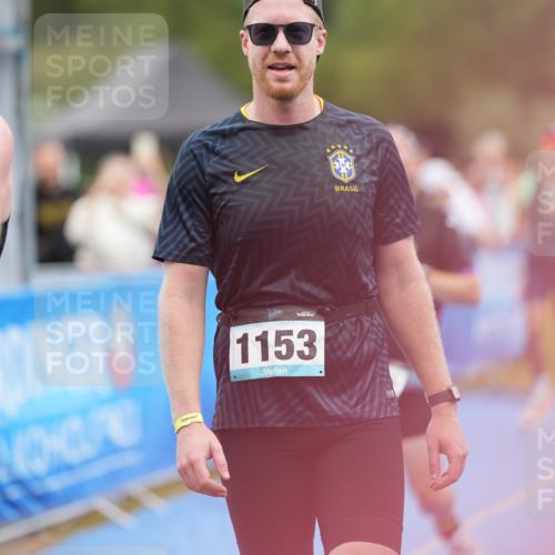 30.08.2026 - Elbe Triathlon Hamburg LAZAROV Photography http://msf.ph/oto/10028269 30.08.2026 11:34:26 Ziel 570, 1149, 1266 meine-sportfotos.de