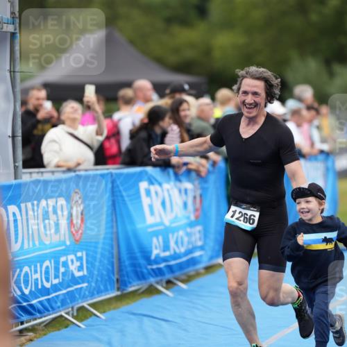 30.08.2026 - Elbe Triathlon Hamburg LAZAROV Photography http://msf.ph/oto/10028274 30.08.2026 11:34:34 Ziel 1141, 1266 meine-sportfotos.de