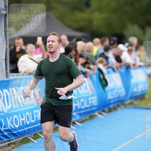 30.08.2026 - Elbe Triathlon Hamburg LAZAROV Photography http://msf.ph/oto/10028278 30.08.2026 11:34:40 Ziel 1034, 1090, 1141 meine-sportfotos.de