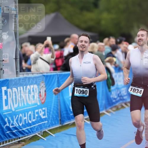 30.08.2026 - Elbe Triathlon Hamburg LAZAROV Photography http://msf.ph/oto/10028280 30.08.2026 11:34:48 Ziel 1034, 1090, 1129, 1157 meine-sportfotos.de