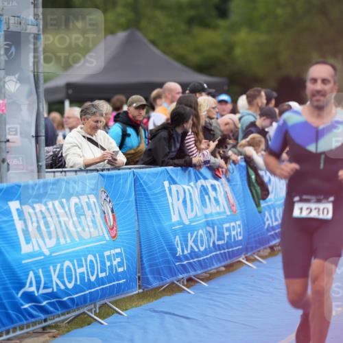 30.08.2026 - Elbe Triathlon Hamburg LAZAROV Photography http://msf.ph/oto/10028293 30.08.2026 11:35:06 Ziel 1213, 1230 meine-sportfotos.de