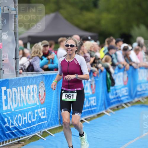 30.08.2026 - Elbe Triathlon Hamburg LAZAROV Photography http://msf.ph/oto/10028316 30.08.2026 11:35:38 Ziel 961, 1237 meine-sportfotos.de