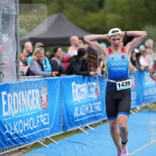 30.08.2026 - Elbe Triathlon Hamburg LAZAROV Photography http://msf.ph/oto/10028319 30.08.2026 11:35:54 Ziel 1168, 1435, 1439 meine-sportfotos.de