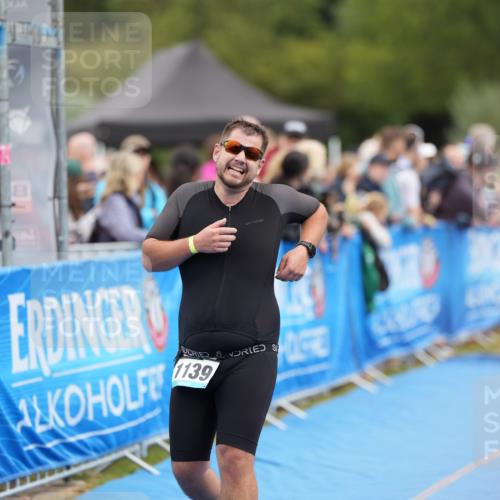30.08.2026 - Elbe Triathlon Hamburg LAZAROV Photography http://msf.ph/oto/10028333 30.08.2026 11:36:08 Ziel 929, 1139, 1305 meine-sportfotos.de