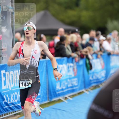 30.08.2026 - Elbe Triathlon Hamburg LAZAROV Photography http://msf.ph/oto/10028341 30.08.2026 11:36:26 Ziel 977, 1446 meine-sportfotos.de