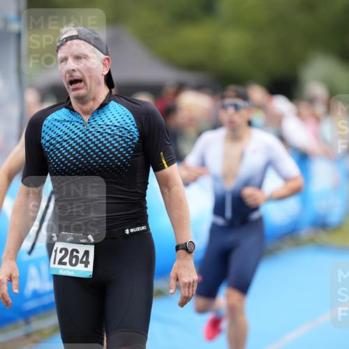 30.08.2026 - Elbe Triathlon Hamburg LAZAROV Photography http://msf.ph/oto/10028365 30.08.2026 11:37:45 Ziel 757, 1264, 1374, 1385, 1440 meine-sportfotos.de